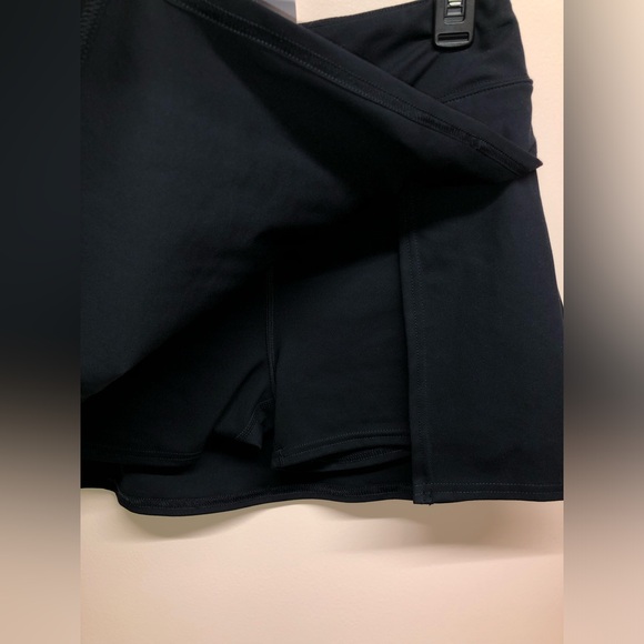 All black skort with slit Size M - Picture 2 of 4